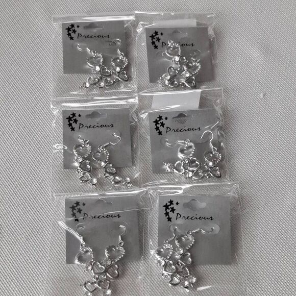 6 pair silvertone heart earrings Nwt - Picture 7 of 8